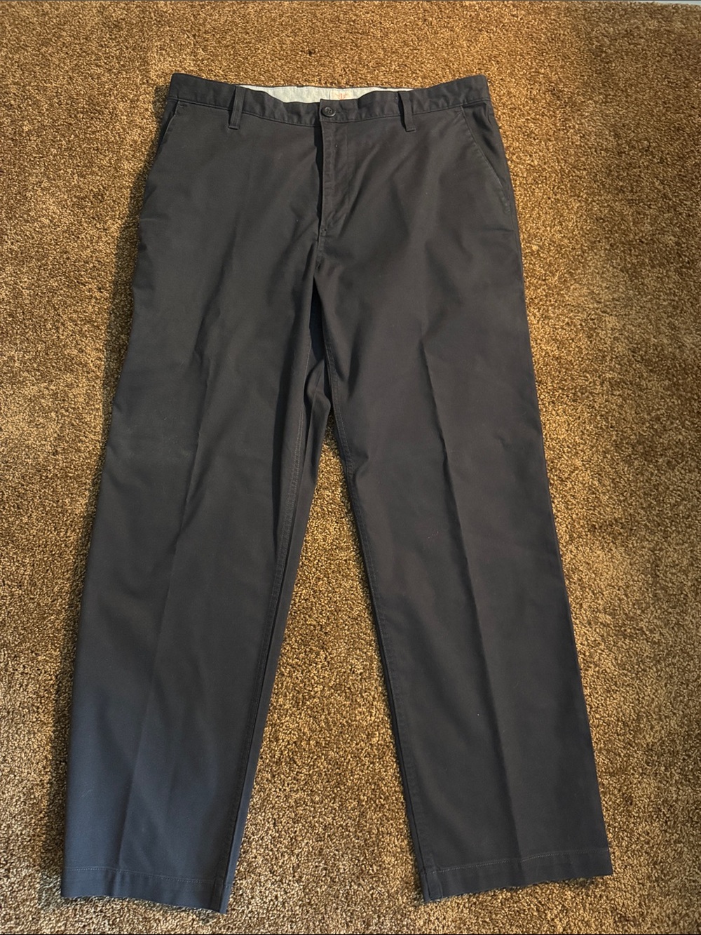 Dockers Men's Charcoal Gray Chinos